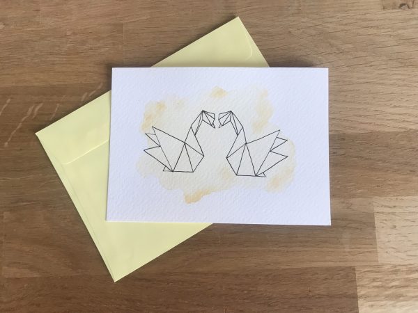 carte saint valentin, cygnes origami, aquarelle ocre